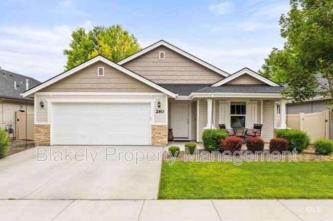 260 W Waukesha St