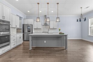 9221 Crescent Lodge Dr, Unit 02-213 in Pike Road, AL - Building Photo