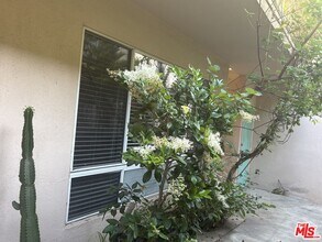 828 Lincoln Blvd in Santa Monica, CA - Building Photo - Building Photo