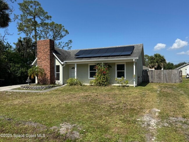 114 Carmelite Ave NW in Palm Bay, FL - Foto de edificio - Building Photo