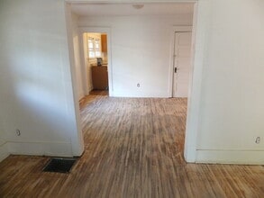 1505 Bouchelle Ave in Columbia, MO - Foto de edificio - Building Photo