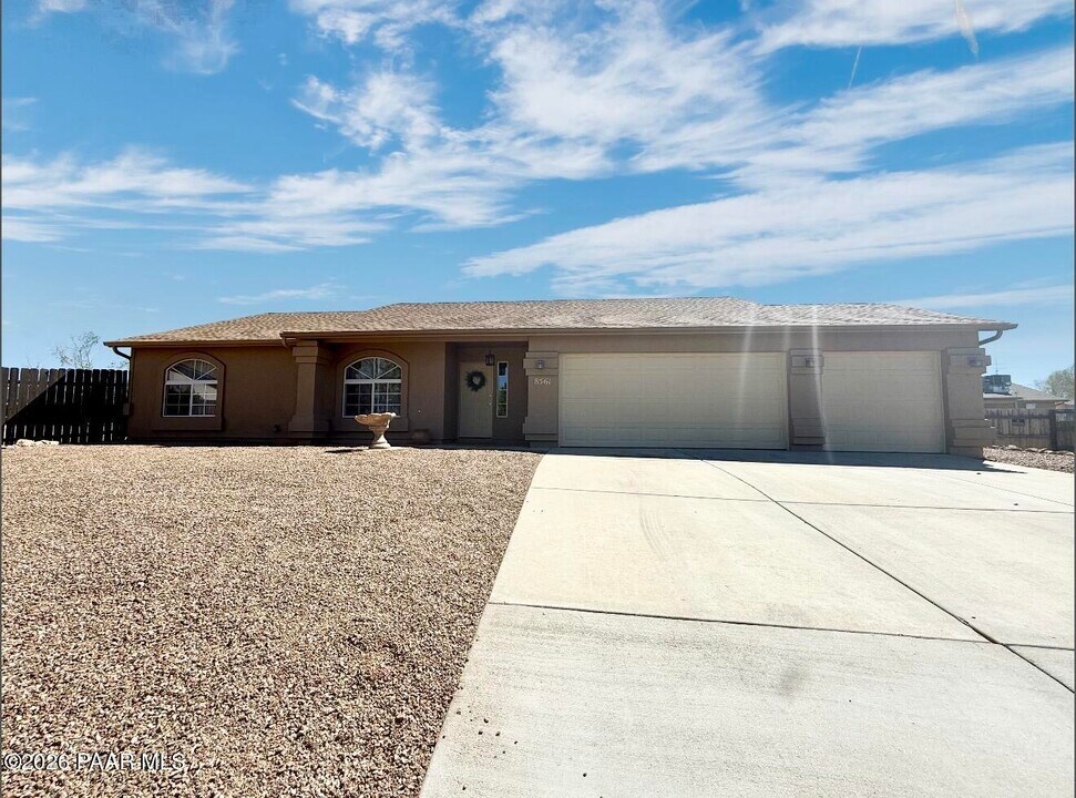 8561 E Posse Cir in Prescott Valley, AZ - Building Photo