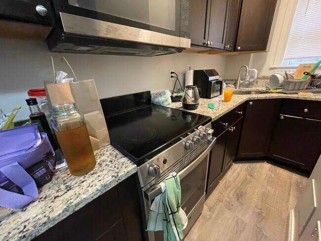 63 Burbank St, Unit 12A in Boston, MA - Foto de edificio - Building Photo