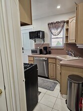 55 Fieldmere St, Unit Comfty Getaway in Elmont, NY - Building Photo - Building Photo