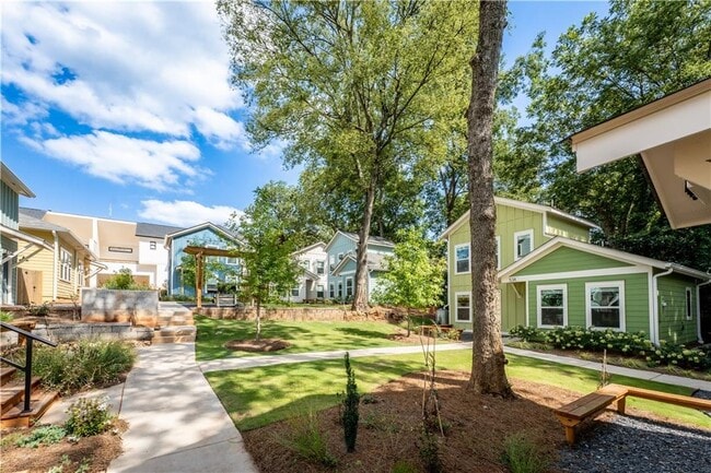 1351 Finley St NE in Atlanta, GA - Building Photo - Building Photo
