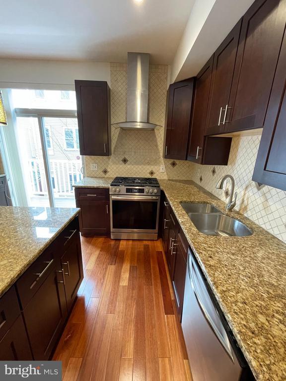 2304 Alter St in Philadelphia, PA - Building Photo - Building Photo