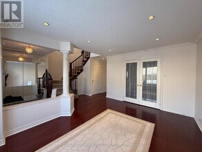 2 Kentsdale Dr in Ottawa, ON - Building Photo - Building Photo