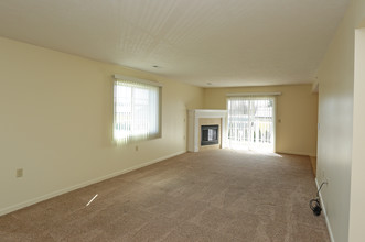 Waterbury Ridge Apartments in Liverpool, NY - Building Photo - Interior Photo