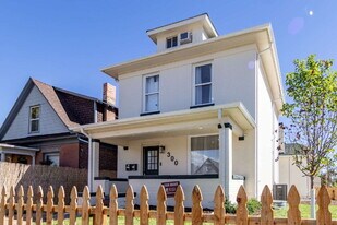300 N Inca St in Denver, CO - Building Photo