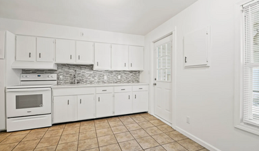 17 Wilmot St, Unit 1 in Glens Falls, NY - Building Photo - Building Photo