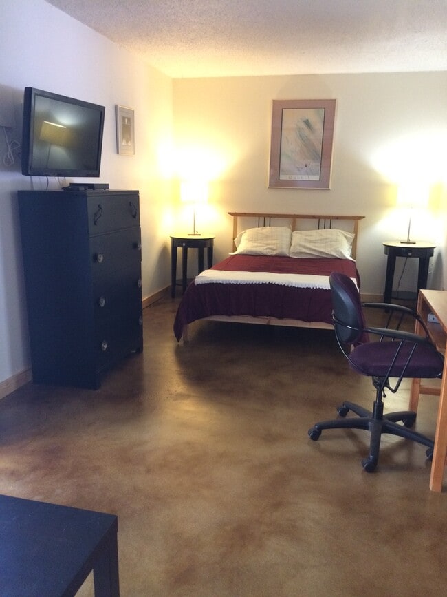 property at 500 E Riverside Dr