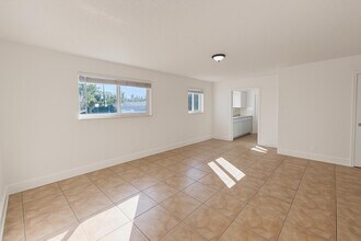 2940 NE 7th Ave in Pompano Beach, FL - Building Photo - Building Photo