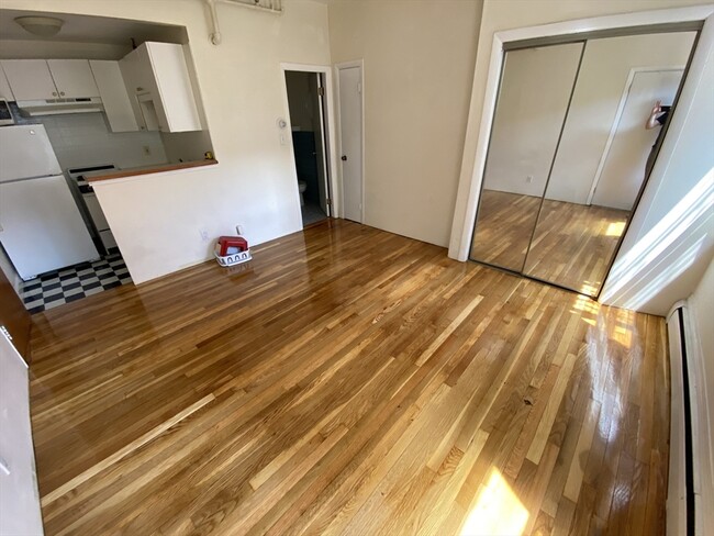 property at 712 Commonwealth Ave