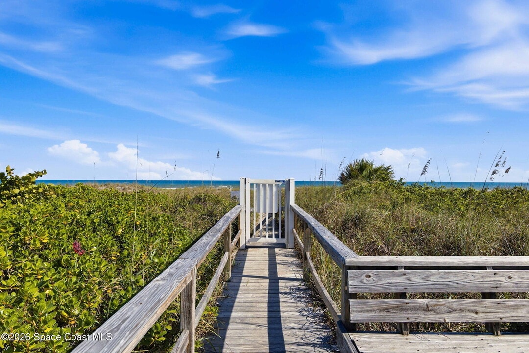 4800 Ocean Beach Blvd in Cocoa Beach, FL - Building Photo