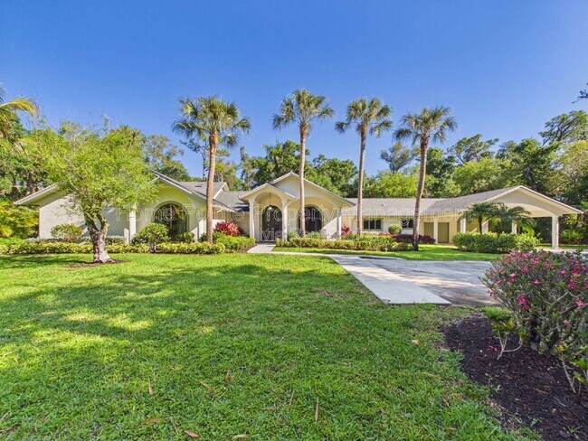 6840 Hendry Creek Dr