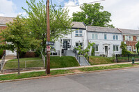 1328 Bryant St NE in Washington, DC - Foto de edificio - Building Photo