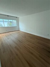 9971 W Bay Harbor Dr in Bay Harbor Islands, FL - Building Photo - Building Photo