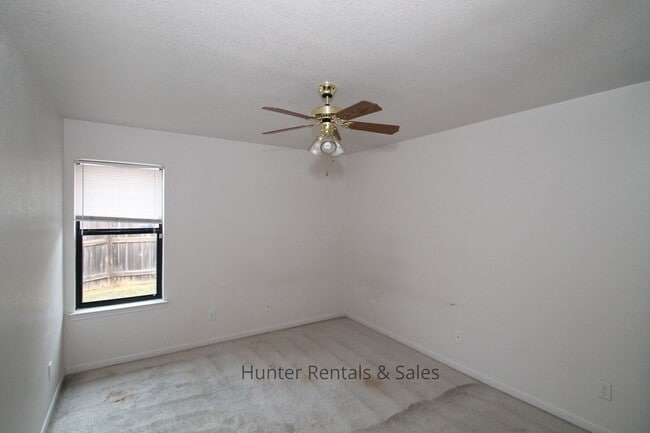 property at 3509 Dustin Ct