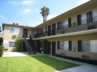 1230 Hillandale Ave in La Habra, CA - Foto de edificio - Building Photo