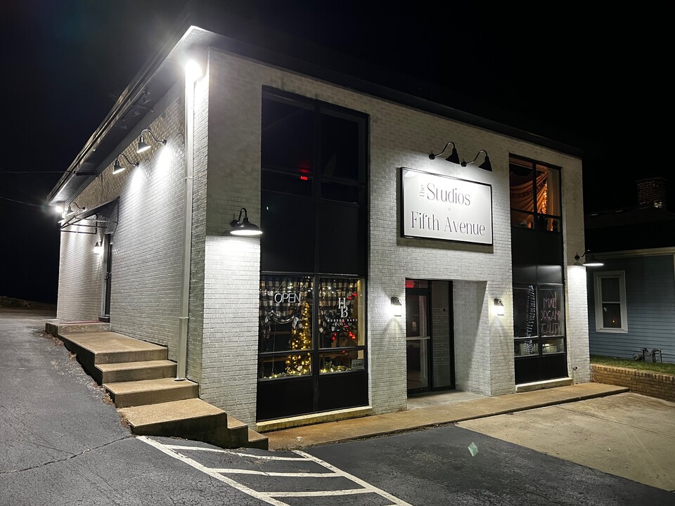 204 5th Ave E in Springfield, TN - Building Photo