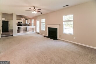 7220 Mahogany Dr in Fairburn, GA - Building Photo - Building Photo