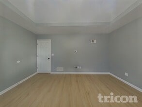 1025 N Crest Dr in Olathe, KS - Building Photo - Building Photo