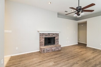 13911 Creek Crossing Dr in Dallas, TX - Building Photo - Building Photo