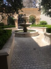 1658 Camden Ave, Unit 203 in Los Angeles, CA - Foto de edificio - Building Photo