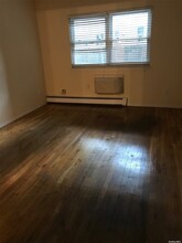 42-16 Little Neck Pkwy in Little Neck, NY - Building Photo - Building Photo