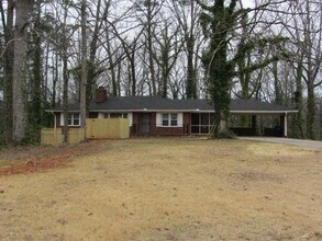 2059 Honeysuckle Ln SW in Atlanta, GA - Building Photo - Building Photo