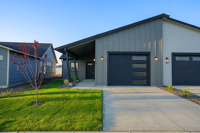 7873 N Mocha Lp in Coeur d'Alene, ID - Building Photo - Building Photo