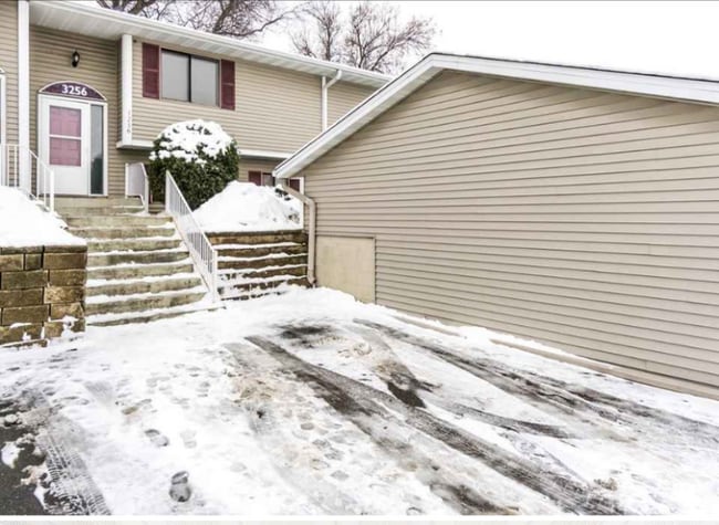 3256 Dodd Ln in Eagan, MN - Building Photo - Building Photo