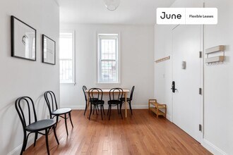 Adorable ROOM at The Monroe House, Unit 1 in New York, NY - Foto de edificio - Building Photo