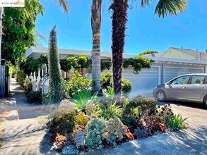 929 Liberty St, Unit 929 in El Cerrito, CA - Foto de edificio - Building Photo