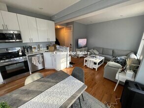 236 Norfolk St, Unit T3 in Cambridge, MA - Foto de edificio - Building Photo