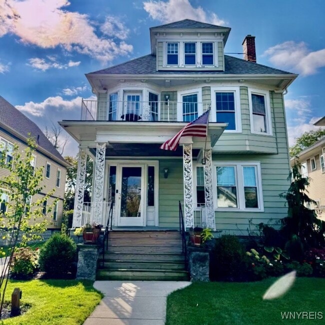 property at 422 Huntington Ave
