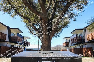 1023 W Pioneer Pkwy-Unit --- in Arlington, TX - Building Photo - Building Photo