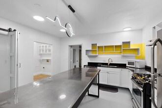 2419 Lead Ave SE in Albuquerque, NM - Building Photo - Building Photo