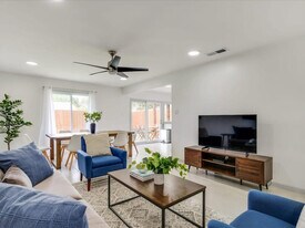 2412 Pebblebrook Trail in Irving, TX - Building Photo