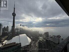 3 Concord Cityplace Wy in Toronto, ON - Building Photo