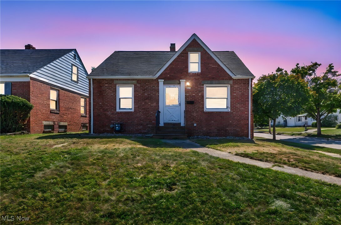 9415 Ansonia Ave in Brooklyn, OH - Building Photo