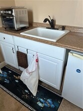 401 Ten Rod Rd in North Kingstown, RI - Building Photo - Building Photo