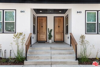 841 N La Fayette Park Pl in Los Angeles, CA - Building Photo - Building Photo