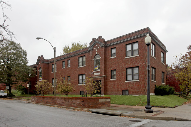 The Arco in St. Louis, MO - Building Photo - Building Photo