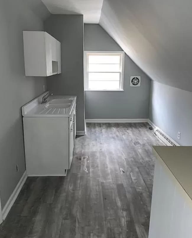 property at 511 S Broadway St