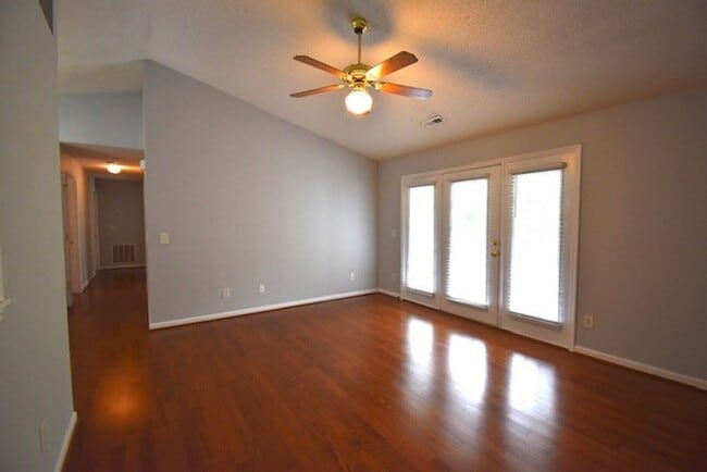 5805 Battery Dr in Greensboro, NC - Building Photo - Building Photo