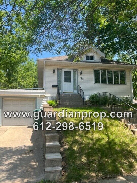 1098 Stryker Ave in St. Paul, MN - Building Photo