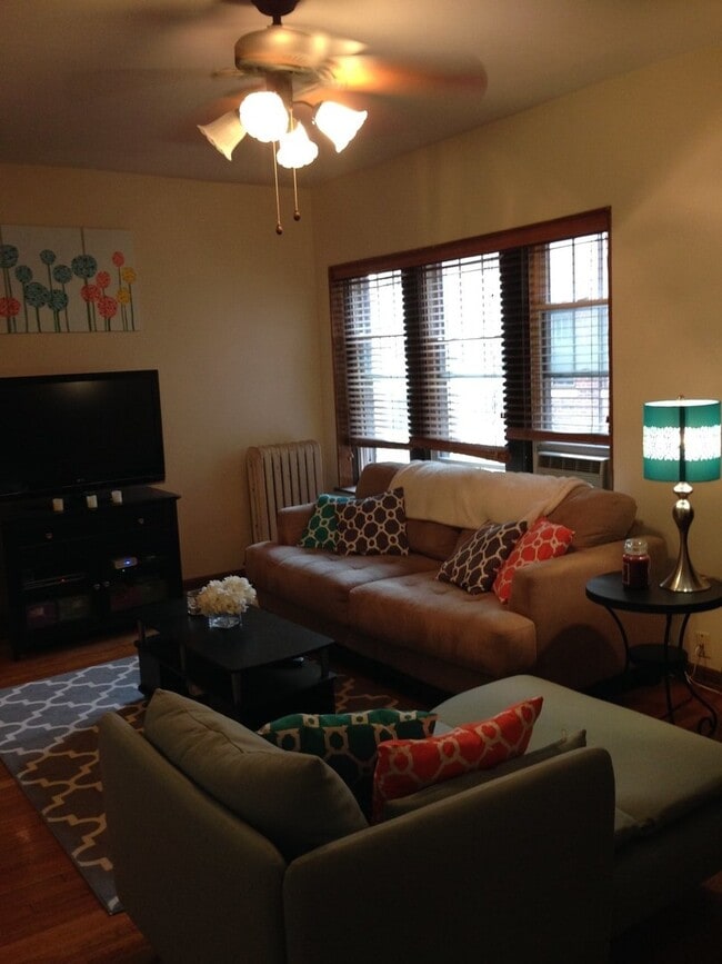 535 W Brompton Ave in Chicago, IL - Building Photo - Building Photo