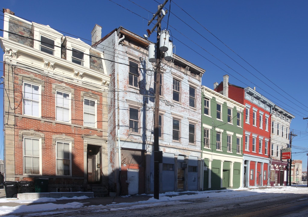 1931 Freeman Ave in Cincinnati, OH - Building Photo