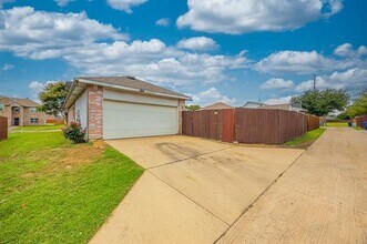 12104 Canoe Rd in Frisco, TX - Building Photo - Building Photo